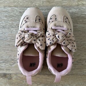 ***LIKE NEW*** toddler size 8.5 leopard sneakers